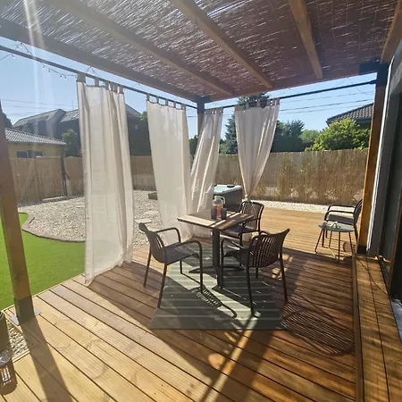 Tiny Loft - S Privatnym Wellness, Saunou A Virivkou Semesterbostad *