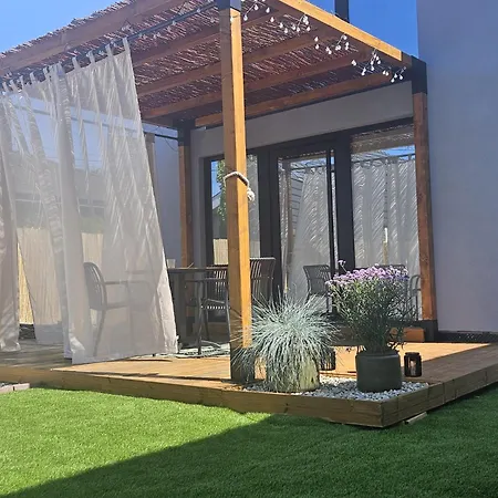 Tiny Loft - S Privatnym Wellness, Saunou A Virivkou Semesterbostad Šamorín